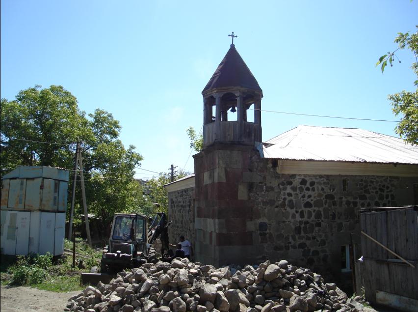 Hачались приготовительные работы по строительству стены церкв Cб Григор Лусаворич.