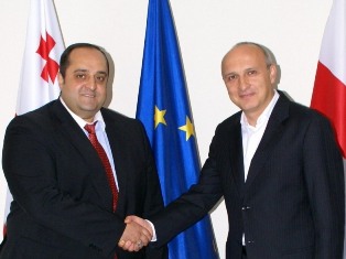 Посол Армении и премьер Грузии обсудили вопросы развития двустороннего сотрудничества