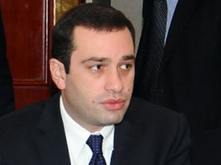 Глава Минобороны Грузии посетит Армению