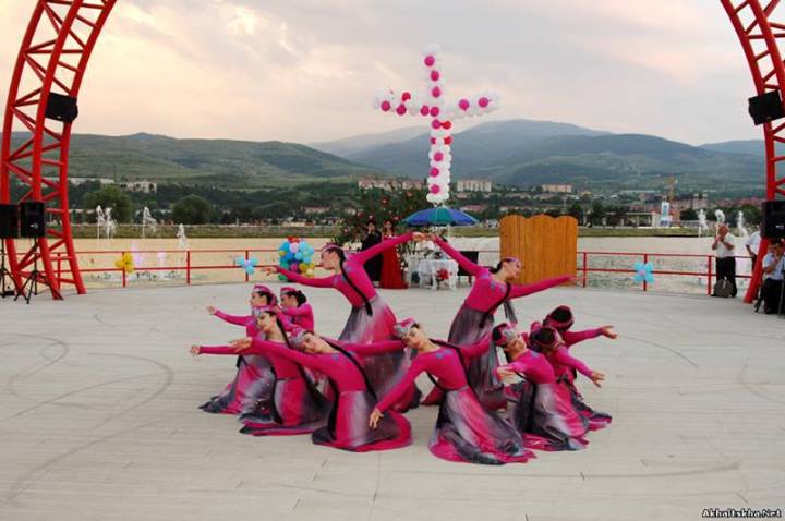 В Ахалцихе с большой торжественностью отметили праздник Вардавар
