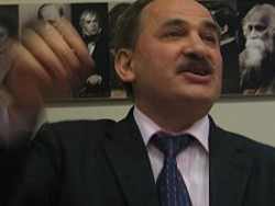 Турецкий писатель попросил прощения у армян за Геноцид