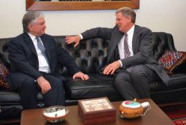 Глава МИД РА поблагодарил конгрессмена Паллоуна за многолетнюю поддержку Армении